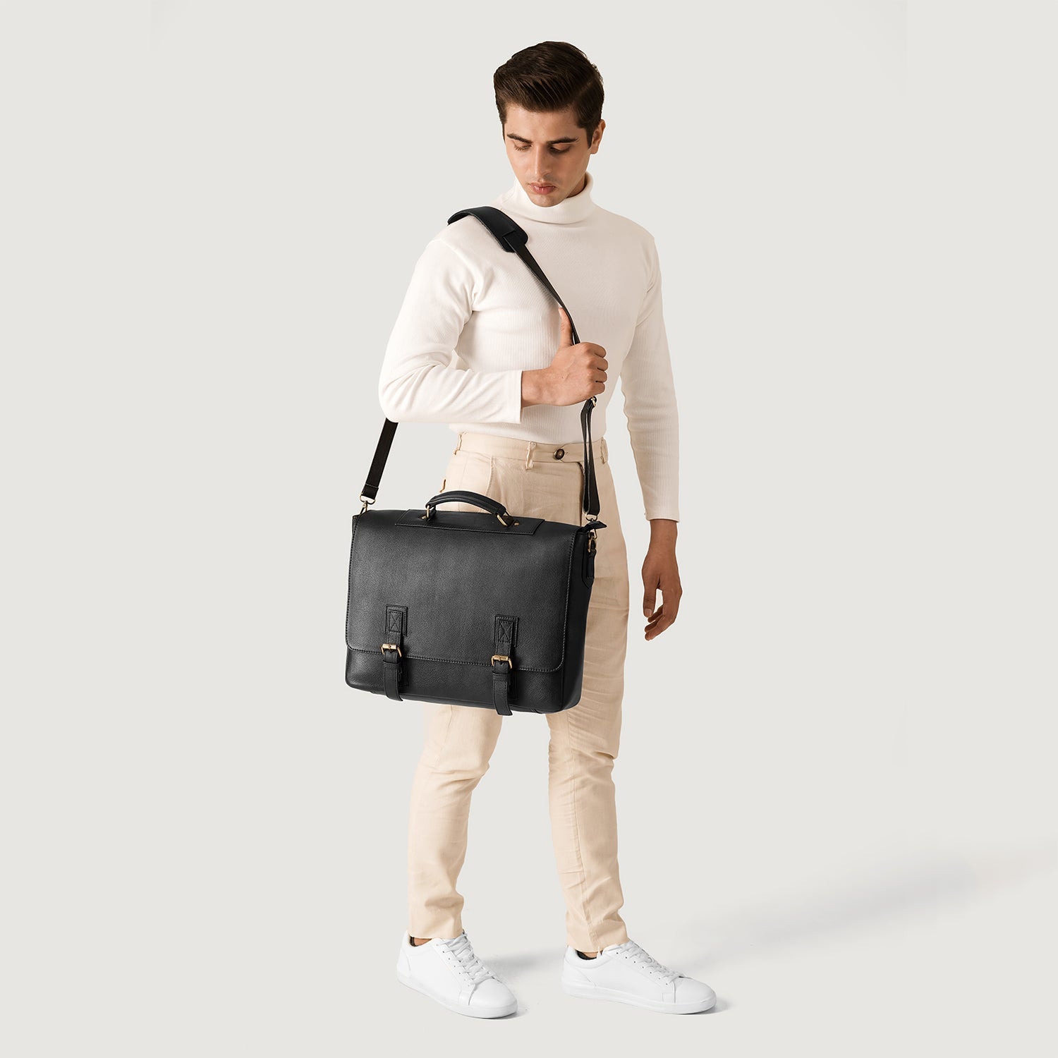 The Cristoph Black Leather Messenger Bag